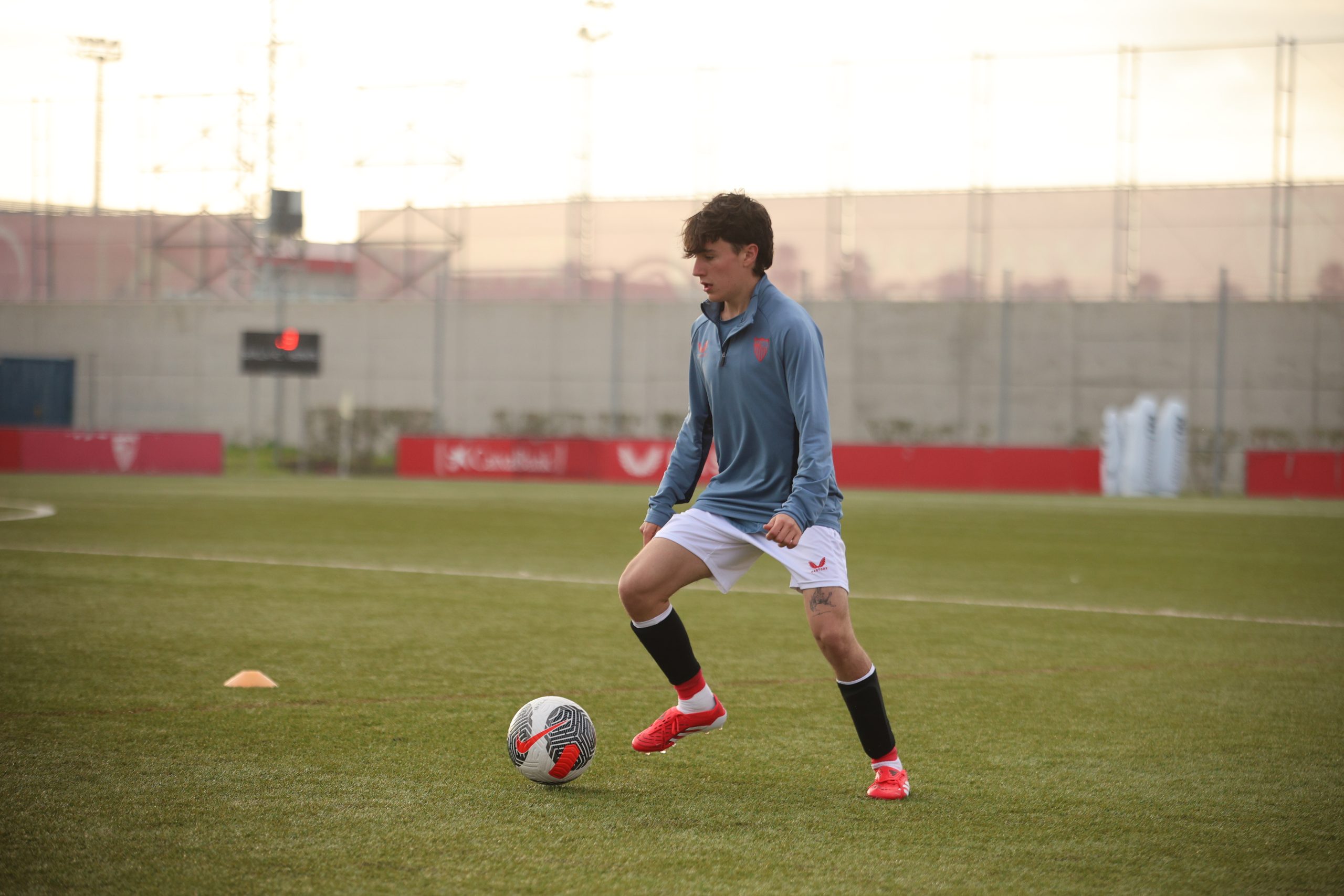 Last Spots Available for the Sevilla FC Performance Academy!
