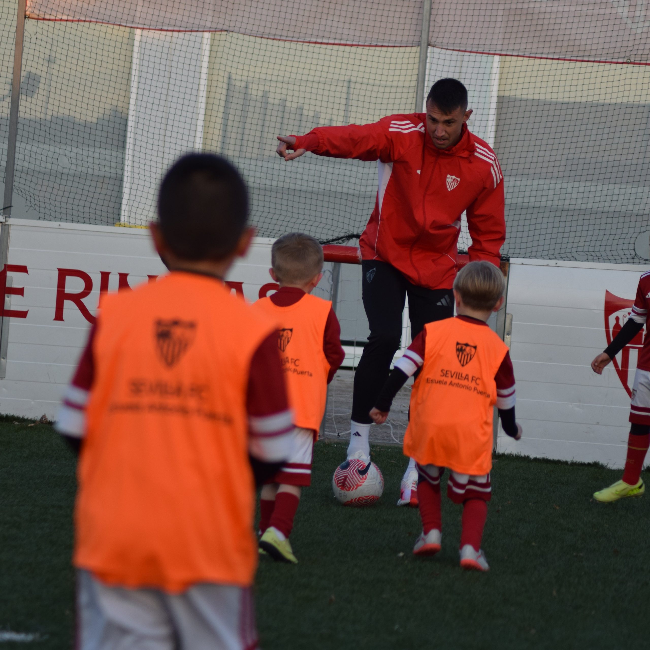 Odysseas Vlachodimos sorprende a la Academy Antonio Puerta
