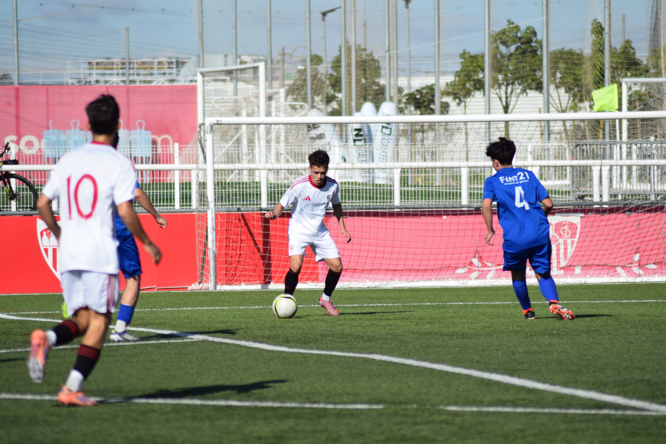 Contundente victoria del Juvenil “D” ante el Mairena