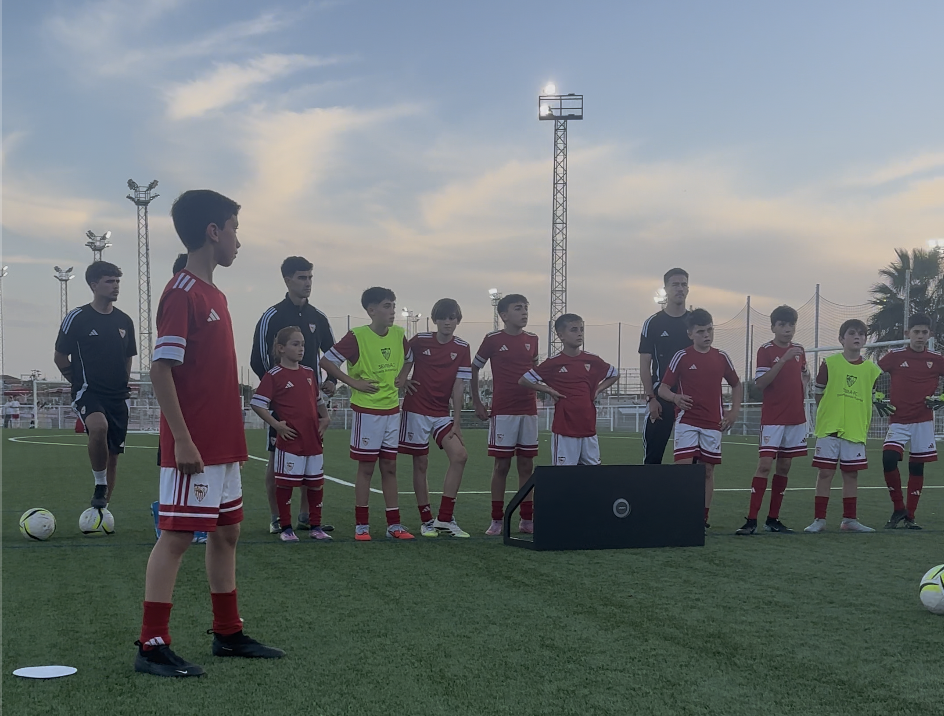 La Sevilla FC Academy impulsa la innovación en el entrenamiento con la implementación de Voon Sports