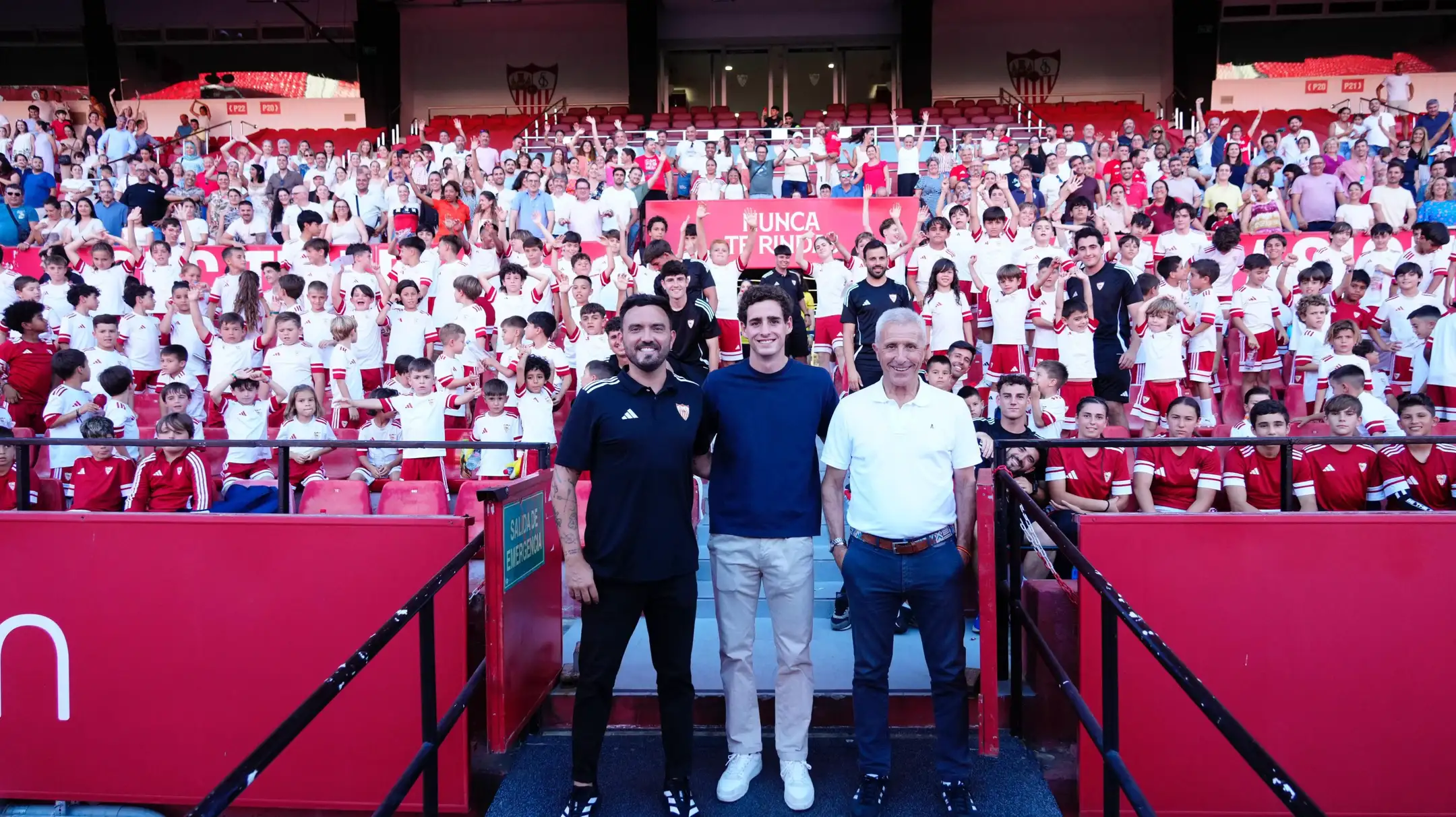 La Sevilla FC Academy y GK Academy viven la clausura de la temporada en el Estadio Ramón Sánchez-Pizjuan