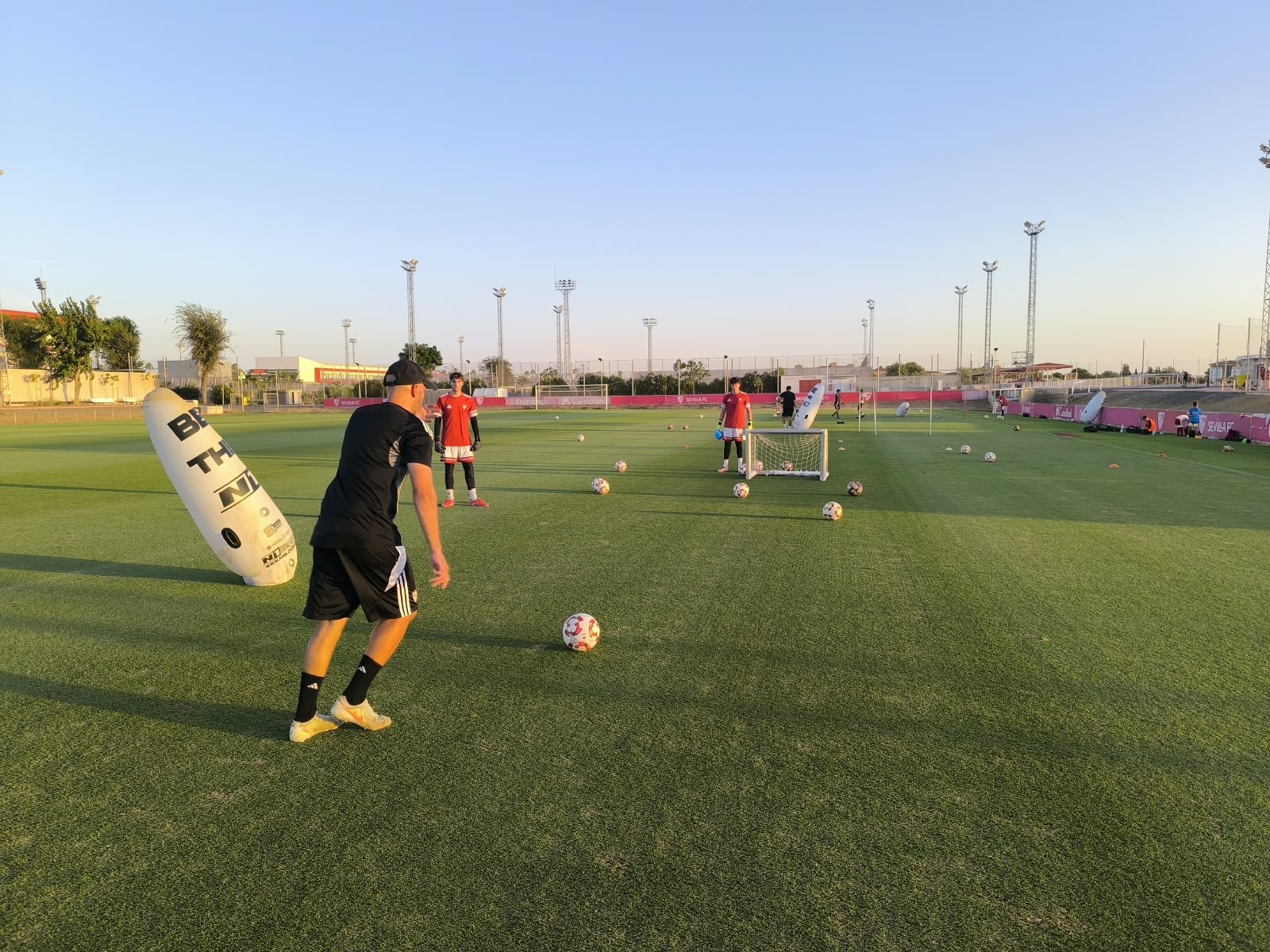 La GK Academy del Sevilla FC inicia su tercera temporada con récord de inscritos