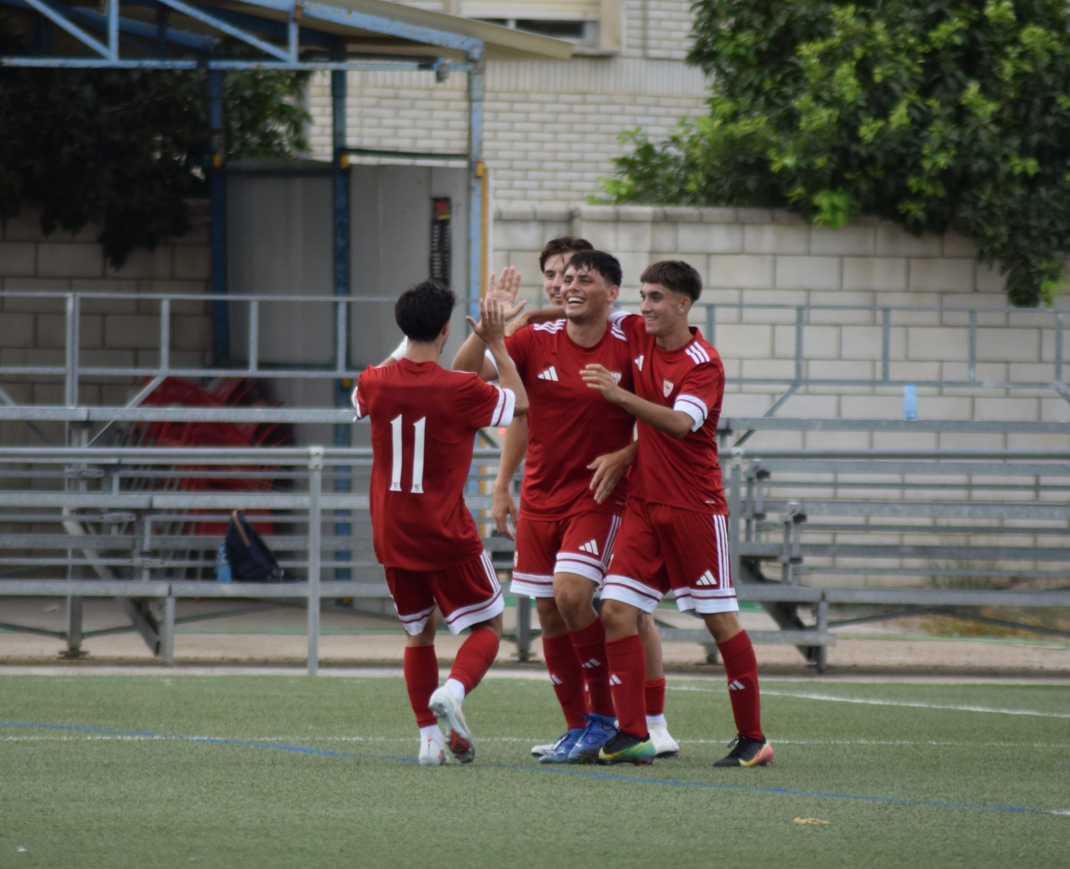 El Sevilla FC D mantiene su pleno de victorias ante el UD Bellavista